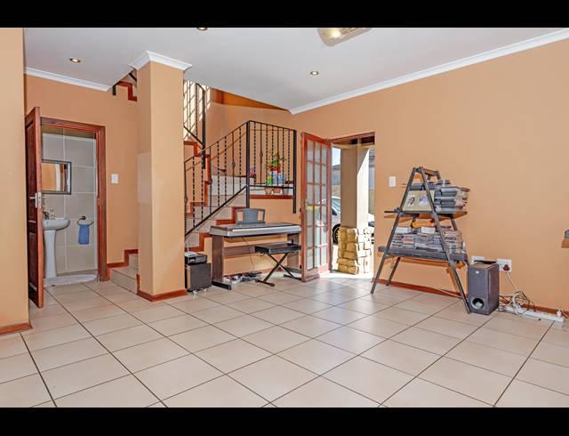 4 BEDROOM HOUSE FOR SALE IN SUMMERSET
